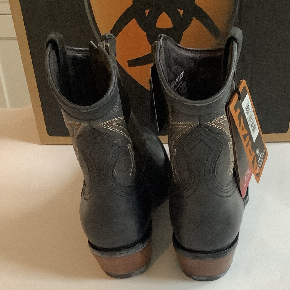 NIB Ariat Billie Side Zip 7” Distressed Pebbled Black Leather Cowboy Boots Sz 6 - Picture 4 of 11
